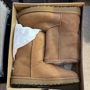 UGG Classic Short II Boots in Tan